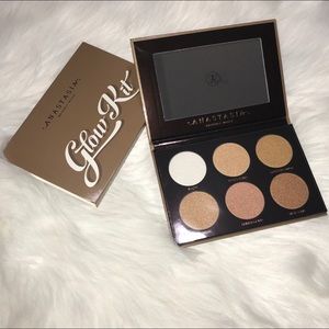 Anastasia Beverly Hills Glow kit  Brand new